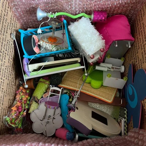 SOLD American Girl Miniatures AG Minis Furniture & Accessories Lot - Picture 2 of 5